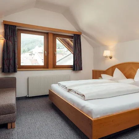 Otel Restaurant Claudia - Inklusive Super Sommer Card Serfaus